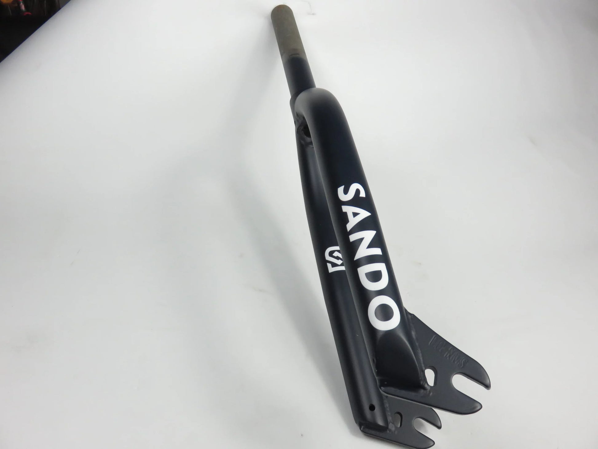 TIJERA R20 11/8 SANDO CROMOLY NEGRO